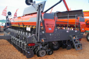Sembradora autotrailer de granos finos y gruesos Gimetal ATR, en versiones de 4,56 a 9,45 metros de ancho de labor