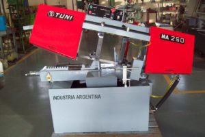 Tuni Metal es una empresa de San Francisco (Córdoba), dedicada a la fabricación de máquinas, herramientas y repuestos para tractores.