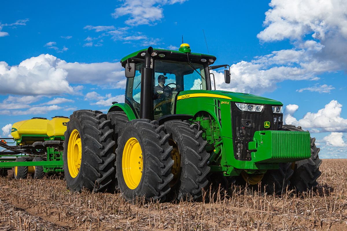 John Deere Amplió La Serie 8r De Tractores De Alta Potencia Maquinac