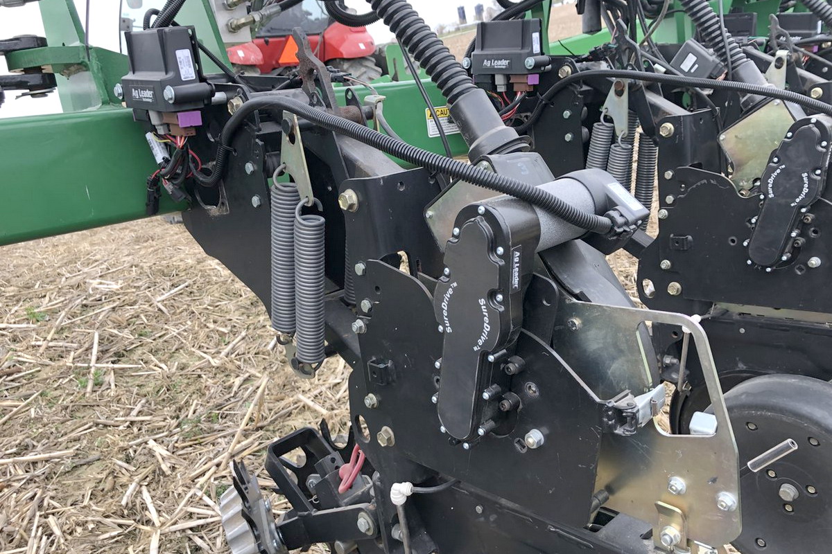 Runco agrega la siembra eléctrica con el SureDrive de Ag Leader Maquinac