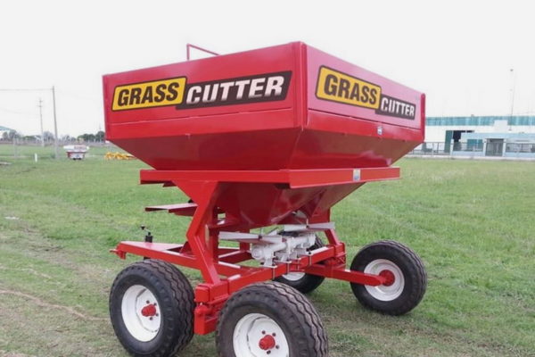 Fertilizadora Grass-Cutter MB 3500