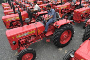 Mahindra's production of its seven-millionth tractor has once again highlighted an exclusive group of manufacturers that have shaped the history of agricultural mechanization. Only a handful of companies and industrial groups have reached—or are estimated to have reached—production volumes that remain unmatched across the global tractor industry.