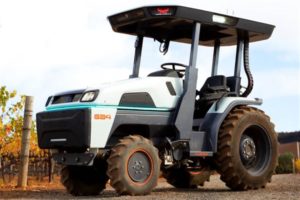 Adquirió la plataforma de electrificación y la tecnología que Monarch desarrolló para hacer tractores robots.