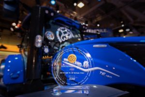 El modelo T6 Methane Power -tractor propulsado a metano producido en serie por la firma-, recibió este premio en el marco de la feria internacional EIMA, en Bologna (Italia).