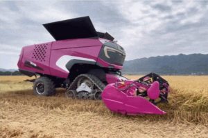 La empresa china Chassis Systems desarrolló una línea de equipos robots que incluye una cosechadora autónoma de 400 CV. Según sus impulsores, piuede recolectar hasta 200 hectáreas de arroz por jornada.
