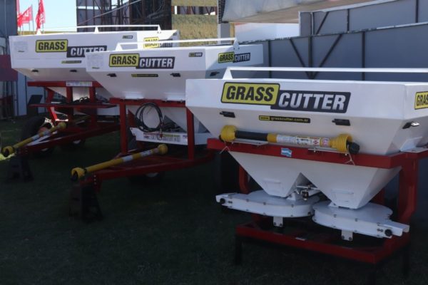Fertilizadoras Grass-Cutter MB con direccionador lateral