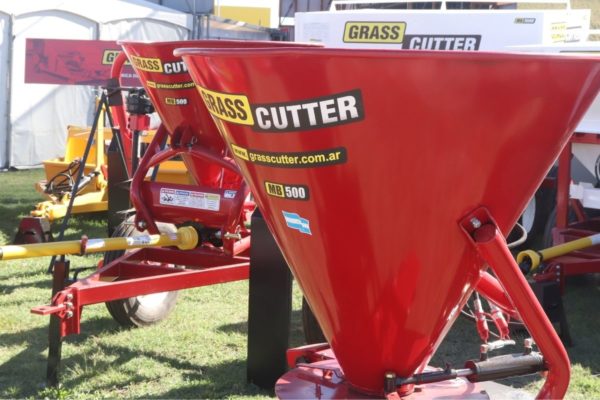 Fertilizadora Grass-Cutter MB 500