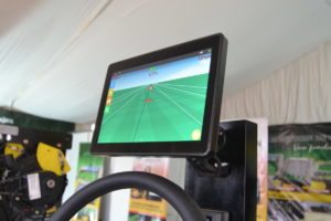 Permite integrar distintas funciones en una misma pantalla y establece la conectividad ISOBUS entre el tractor y los implementos.