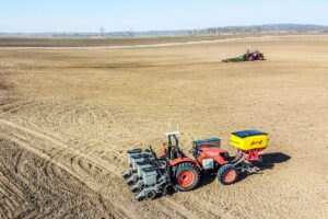 Es la empresa estadounidense especializada en la prestación de serviciós agrícolas a través de una flota de tractores robots.