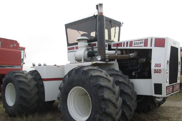 Tractor Big Bud (1)