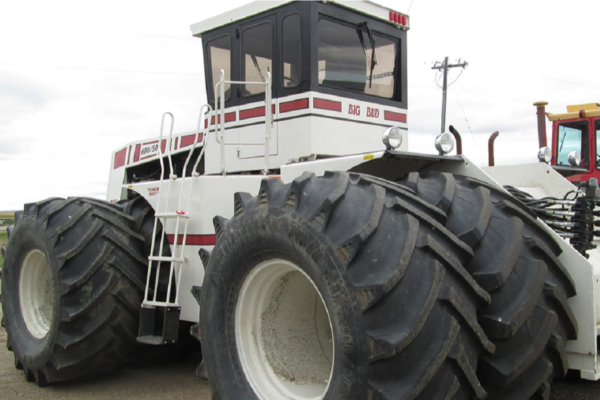 Tractor Big Bud (3)