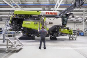 Claas puso en marcha en Harsewinkel (Alemania) una planta industrial de nueva generación, en donde fabrica 28 cosechadoras por día en un solo turno.