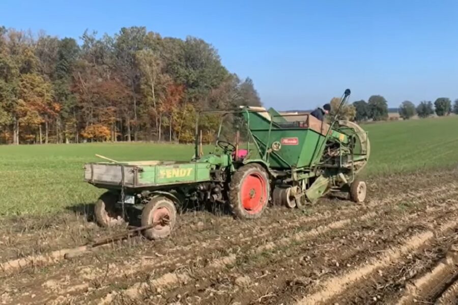 Tractor Fendt adaptado para la cosecha de papas
