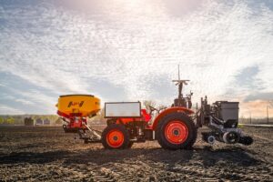 La empresa norteamericana Sabanto desarrolló un kit de autonomía que se puede instalar en cualquier tractor y permitir su operación sin conducción humana.