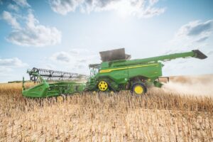 La nueva Serie S7 de cosechadoras John Deere pone el foco en las tecnologías de automatización predictiva para ajustar en tiempo real la velocidad de avance y las configuraciones de cosecha.