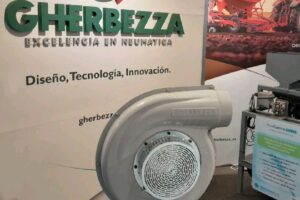 La empresa fabricante de turbinas y cajones dosificadores para el campo participó en la feria agrícola FIMA 2024, realizada en España.