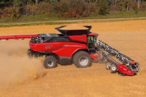 Presentó en el Farm Progress Show las versiones AF9 (634 CV) y AF10 (775 CV). Se suman al modelo AF 11, lanzado en 2023. Mirá el video.