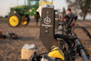 En Expoagro lanza una promoción exclusiva y anuncia una alianza estratégica con Elipgo Starlink para darle conectividad a sus equipos mediante internet satelital.