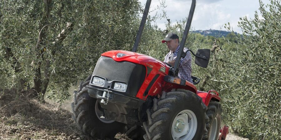 Tractor Antonio Carraro