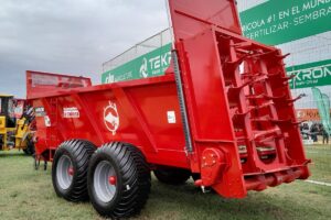 Es un formato poco utilizado en el mercado argentino. Opera con sistema hidr&aacute;ulico de dos secciones independientes de cadenas.