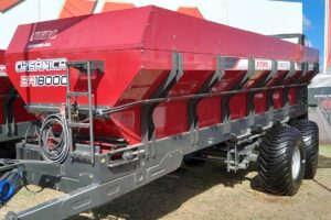 Incorpor&oacute; el modelo EA 18000 que, adem&aacute;s de ofrecer un volumen de 18.000 litros, suma novedades en el sistema de tracci&oacute;n y en la estructura.