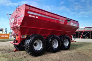 El sistema de tracci&oacute;n de seis ruedas apunta a lograr un mayor sustento en los desplazamientos y a reducir la compactaci&oacute;n del suelo. Estar&aacute; disponible como oocional.