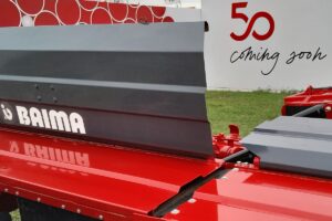 Además de celebrar sus 50 años, la empresa exhibe sus avances en infraestructura industrial y en renovación de equipos.