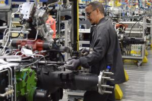 Comparten en Francia una empresa dedicada a la fabricación de nuevos sistemas de transmisión para atender la demanda propia y proveer a terceros.