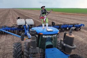 Shuichi Tokumoto implementó la práctica en el cultivo de arroz. Contará su experiencia en el Congreso de AAPRESID. Mirá el video.