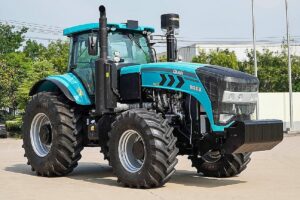 La empresa Xuzhou presentó un modelo de 400 HP, con transmisión sincronizada de 16+16 marchas.