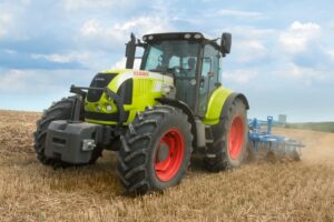 La marca alemana desembarca en el segmento de tractores de Media Potencia.