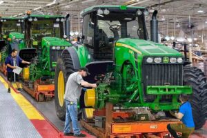 Si la guerra arancelaria continúa hasta fines de 2025, compañías como John Deere afrontarán aumentos de hasta U$S 500 millones en los costos de producción.