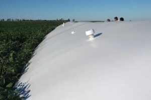 Lo presenta IpesaSilo junto con la startup argentina Wiagro. Integra sensores directamente en el cuerpo de la bolsa durante su fabricaci&oacute;n. As&iacute; se miden par&aacute;metros clave.