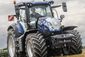 Se verán en Agritechnica 2025. Incluyen novedades en diseño, transmisiones, controles en la cabina y conectividad.
