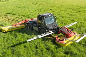 Mercedes Benz lanzó tres nuevas versiones para uso agropecuario. Amplían el abanico de tareas que el emblemático vehículo puede arrebatarles a los tractores.