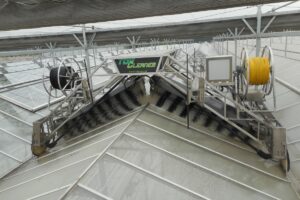 Cubre 20 metros/minuto y se desplaza hasta el final del techo con sólo pulsar un botón.