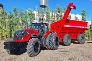 Fruto de la alianza comercial entre MB Maquinarias y Omb&uacute;, la marca Traxor se suma a la oferta de tractores disponibles en el pa&iacute;s.