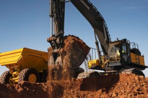 Es de origen estadounidense y desarrolla tecnologías para gestionar y rastrear flotas de equipos de construcción de múltiples marcas.