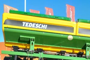 Presentará el concepto de una sembradora de pliegue frontal, para granos finos, y enfocada en productores medianos.