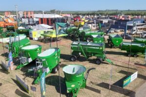 También mostrará más de 30 mixers verticales, horizontales y estacionarios, además de la moledora de rollos.