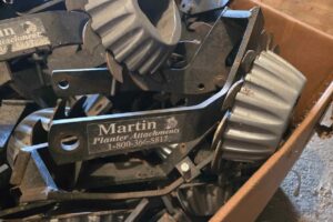 Son compañías especializadas en la producción de componentes para máquinas agrícolas y fertilizadoras.