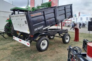 El equipo de 4.000 litros de capacidad fue rediseñado e incorporó aditamentos que elevan su funcionalidad.