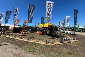 Fue protagonista de la feria Expoactiva 2026 y mostró la sembradora Línea 7 AD12000.