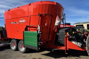 A través de Luis Ángel Lancioni, su representante oficial en el país, presenta el modelo vertical, de 20.000 litros de capacidad y dos sinfines.