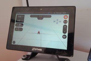 Incorporó un nuevo monitor de 10 pulgadas y suma de serie, en las pulverizadoras autopropulsadas, las válvulas PWM que antes eran opcionales.