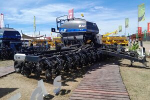 Presentó en sociedad el nuevo modelo Latina ELYP MJ para granos gruesos que introduce innovadores conceptos de funcionalidad.