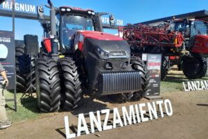 La nueva línea MY25 incorpora transmisiones avanzadas, mayor confort en cabina, paquetes de Agricultura de Precisión y garantía por 2 años sin límites de horas.