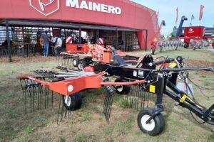 Es de la tecnología de Maschio Gaspardo y apunta a la henificación de alta calidad. Permite trabajar con alta humedad del pasto y acelerar el proceso de secado.