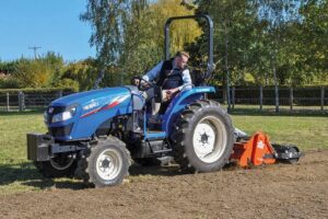 Marcas de India, Japón y Corea del Sur concentran el 87% de los tractores parqueros en Francia, desplazando a fabricantes tradicionales en espacios verdes.
