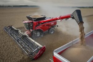 U.S. self-propelled combine sales totaled 269 units in June 2026, up 3.9% year-over-year, according to the Association of Equipment Manufacturers. The increase marks a return to growth following the sharp decline recorded in May.